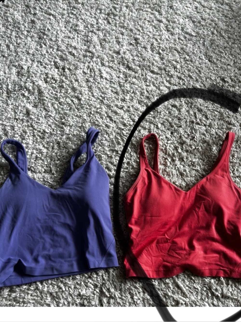 Lulu align top size 2 in pink /red colour
Great condition $30